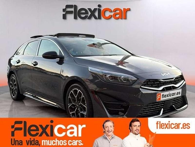 Gris Usado 2023 Kia ProCeed GT-Line Utilitario | 25.290 € - Imagen 1/4