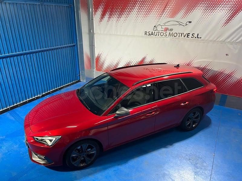 Usado Seat Leon FR 150 CV (110 kW) 2021 Rojo Familiar