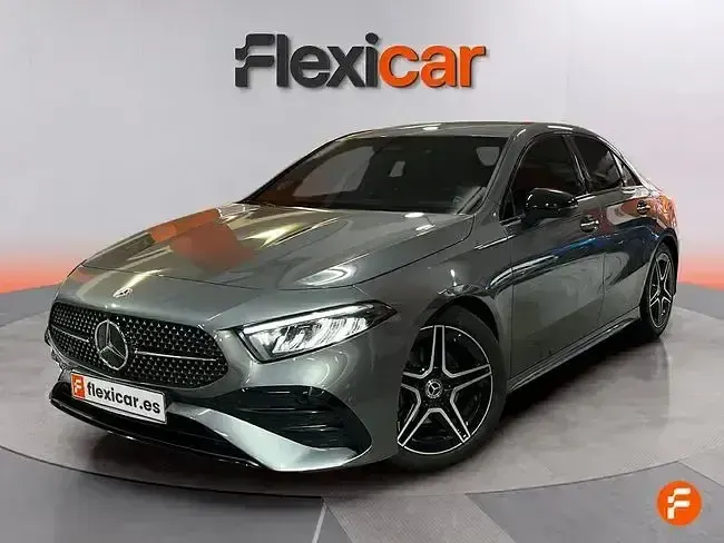 Usado Mercedes A180 136 CV (100 kW) 2023 Gris Berlina