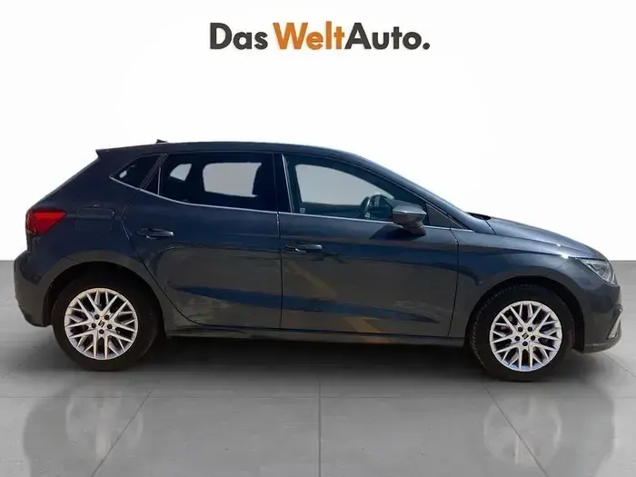 Usado Seat Ibiza XCELLENCE 115 CV (84 kW) 2024 Gris Utilitario