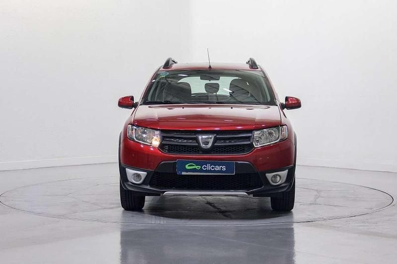 Usado Dacia Sandero Stepway 90 CV (66 kW) 2015 Rojo Utilitario