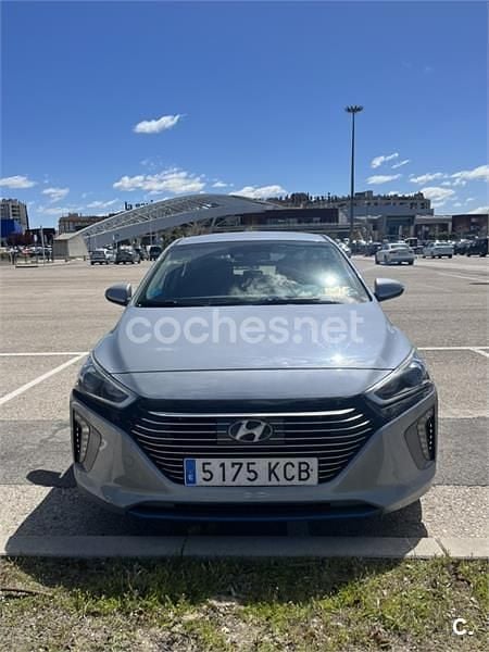 Usado Hyundai Ioniq 141 CV (103 kW) 2017 Gris / plata Utilitario
