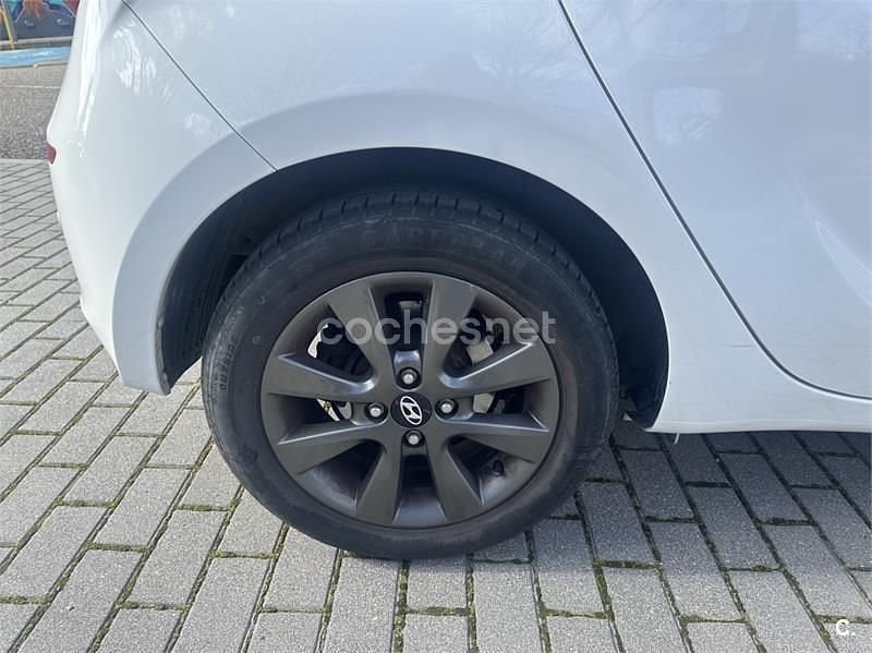 Usado Hyundai i20 85 CV (62 kW) 2013 Blanco Utilitario