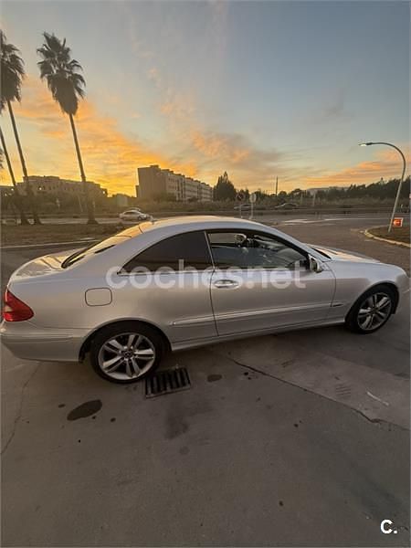 Usado Mercedes CLK220 Avantgarde 150 CV (110 kW) 2008 Gris / plata Coupe