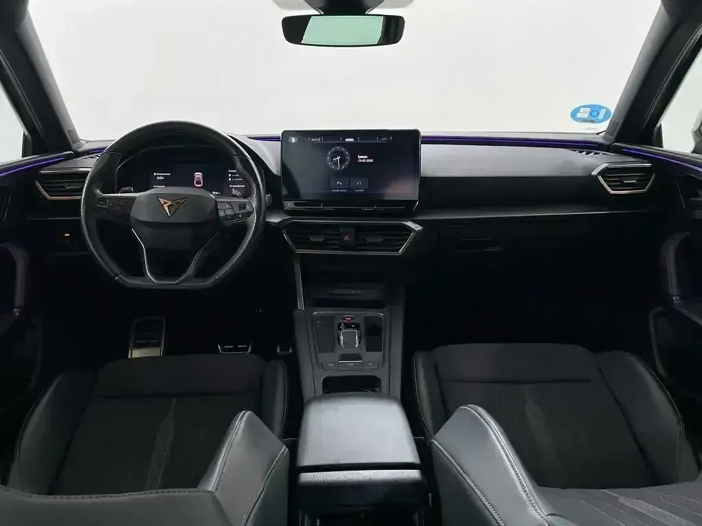 Usado Cupra Leon 204 CV (150 kW) 2024 Gris / plata Berlina