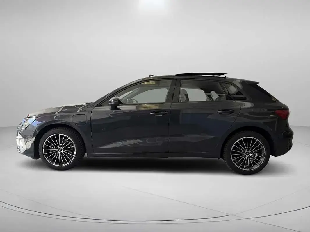 Usado Audi A3 Sportback Advanced 204 CV (150 kW) 2021 Gris Utilitario