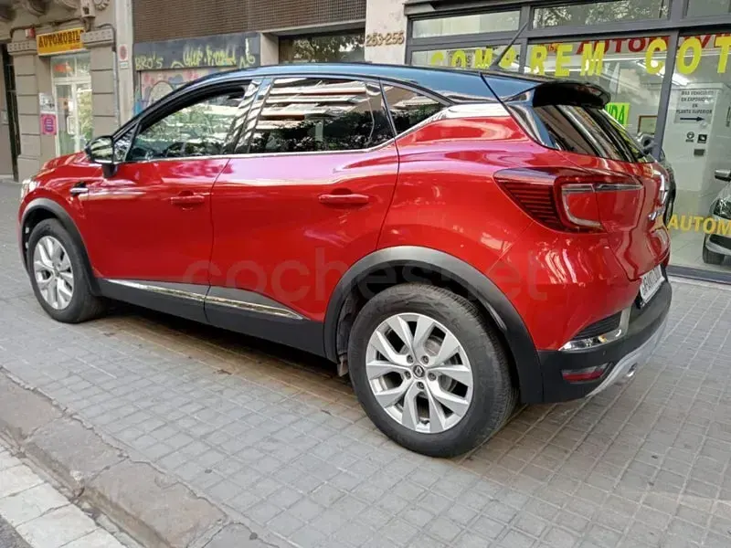Usado Renault Captur Zen 90 CV (66 kW) 2021 Granate SUV