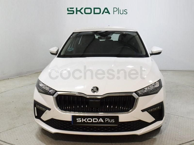 Usado Skoda Scala Essence 95 CV (69 kW) 2024 Blanco Utilitario