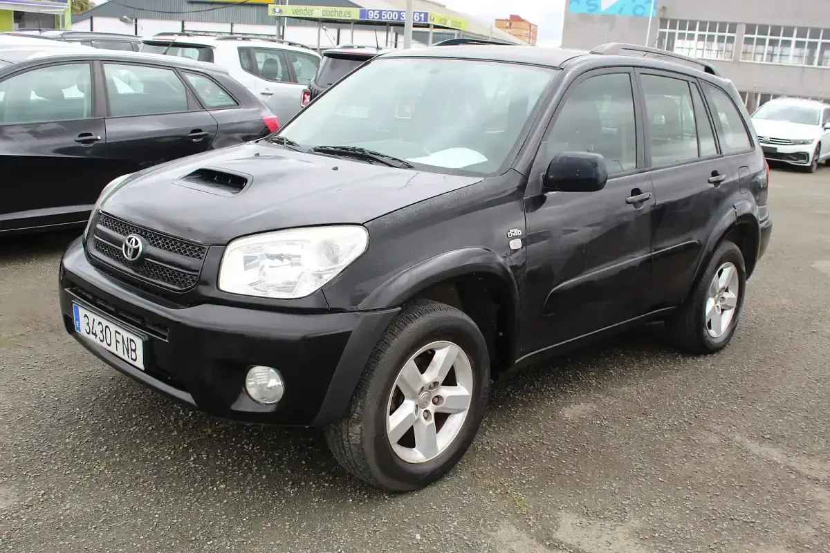 Usado Toyota RAV4 Luna 116 CV (85 kW) 2005 Negro SUV