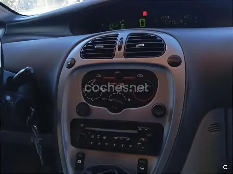 Usado Citroën Xsara Picasso 110 CV (80 kW) 2010 Gris / plata Monovolumen