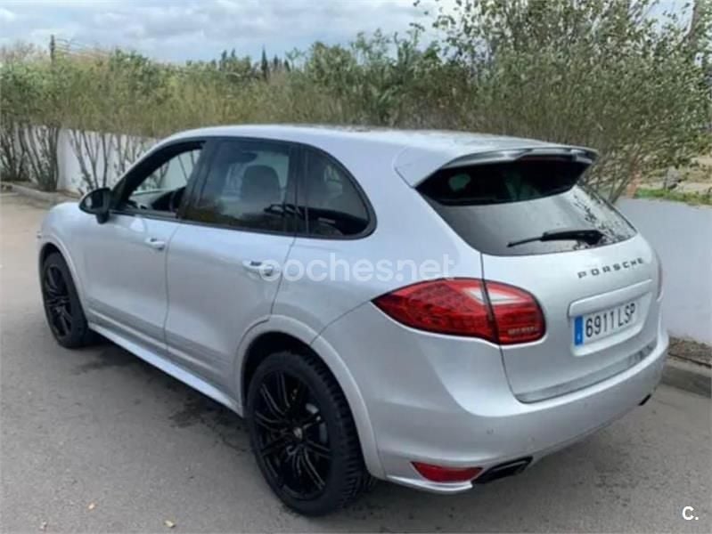 Gris / plata Usado 2013 Porsche Cayenne SUV | 29.990 € (Caro) - Imagen 1/4