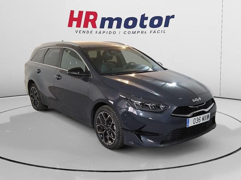 Gris Usado 2025 Kia Ceed Style Familiar | 21.890 € (Buen precio) - Imagen 1/4