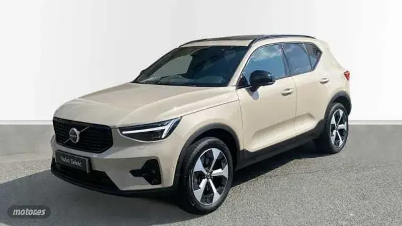 Usado Volvo XC40 Plus 2024 Beige SUV