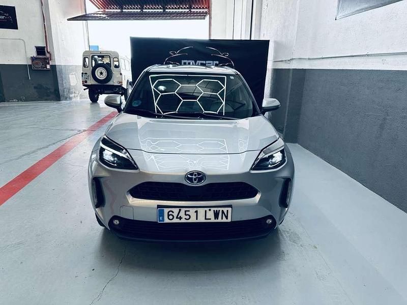 Usado Toyota Yaris Cross Active 116 CV (85 kW) 2022 Gris SUV