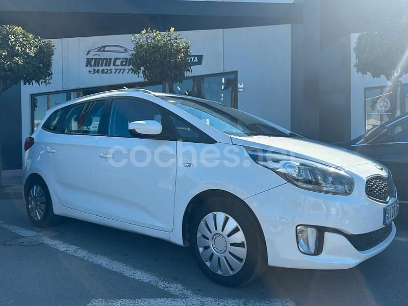 Blanco Usado 2015 Kia Carens Monovolumen | 8777 € (Un poco caro) - Imagen 1/4
