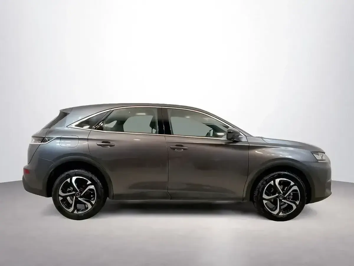Usado DS Automobiles DS7 Crossback So Chic 130 CV (95 kW) 2021 Gris SUV