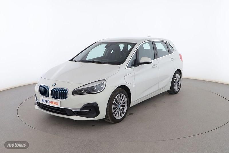 Blanco Usado 2018 BMW 225 Active Tourer iPerformance Monovolumen | 16.599 € (Precio justo) - Imagen 1/3