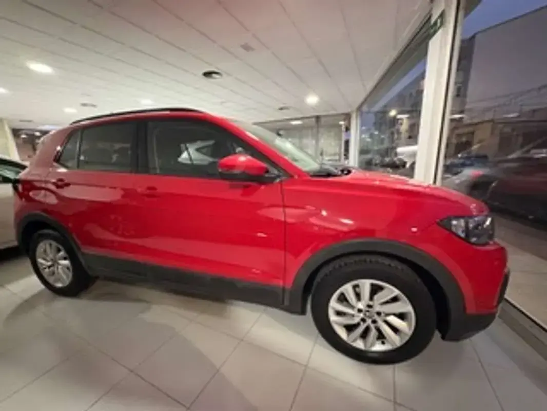 Usado VW T-Cross Advance 110 CV (80 kW) 2021 Rojo SUV