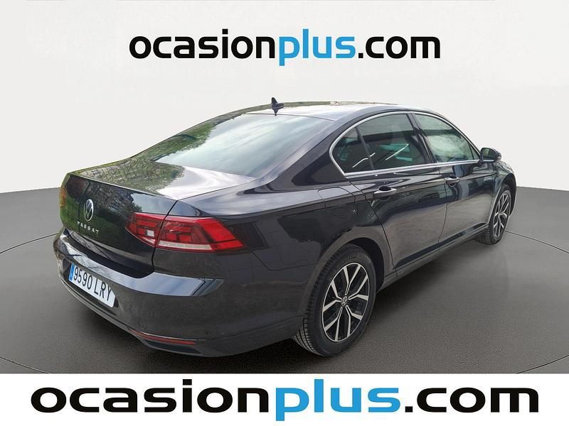 Usado VW Passat Executive 150 CV (110 kW) 2021 Negro Berlina