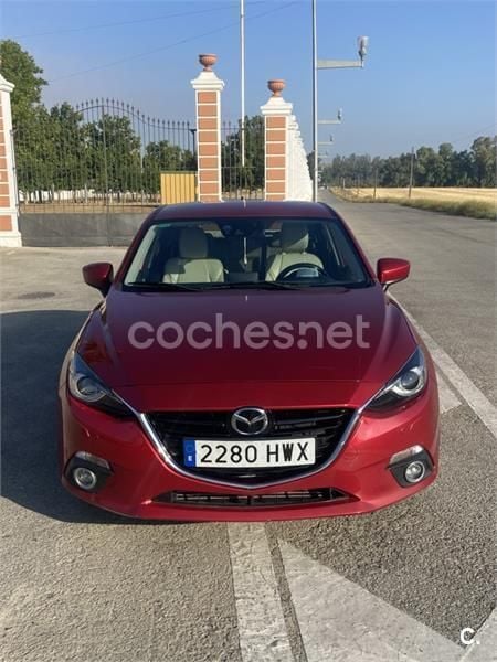 Rojo Usado 2014 Mazda 3 Luxury Berlina | 10.900 € (Precio justo) - Imagen 1/4