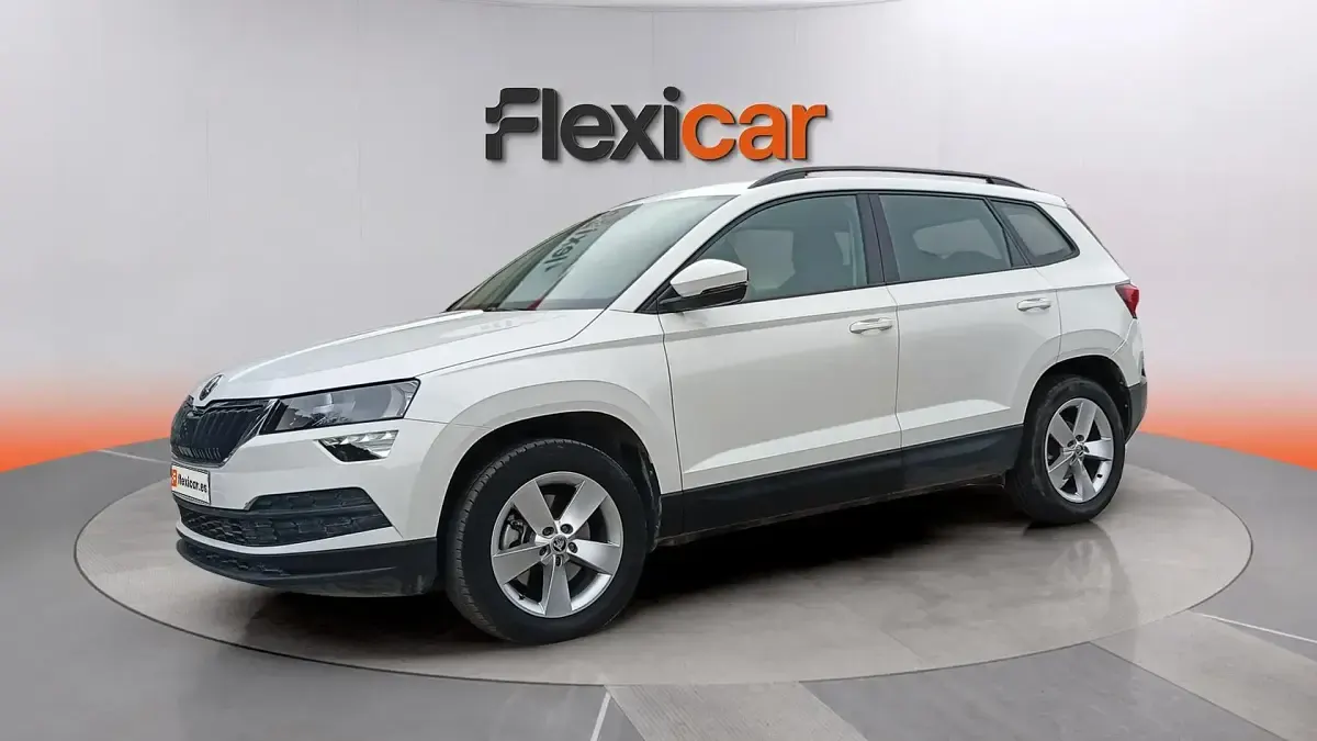 Usado Skoda Karoq Ambition 150 CV (110 kW) 2021 Blanco SUV