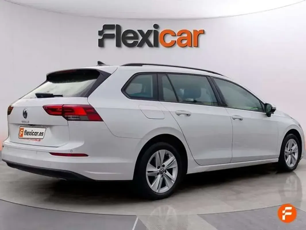 Usado VW Golf VII Life 116 CV (85 kW) 2021 Blanco Utilitario