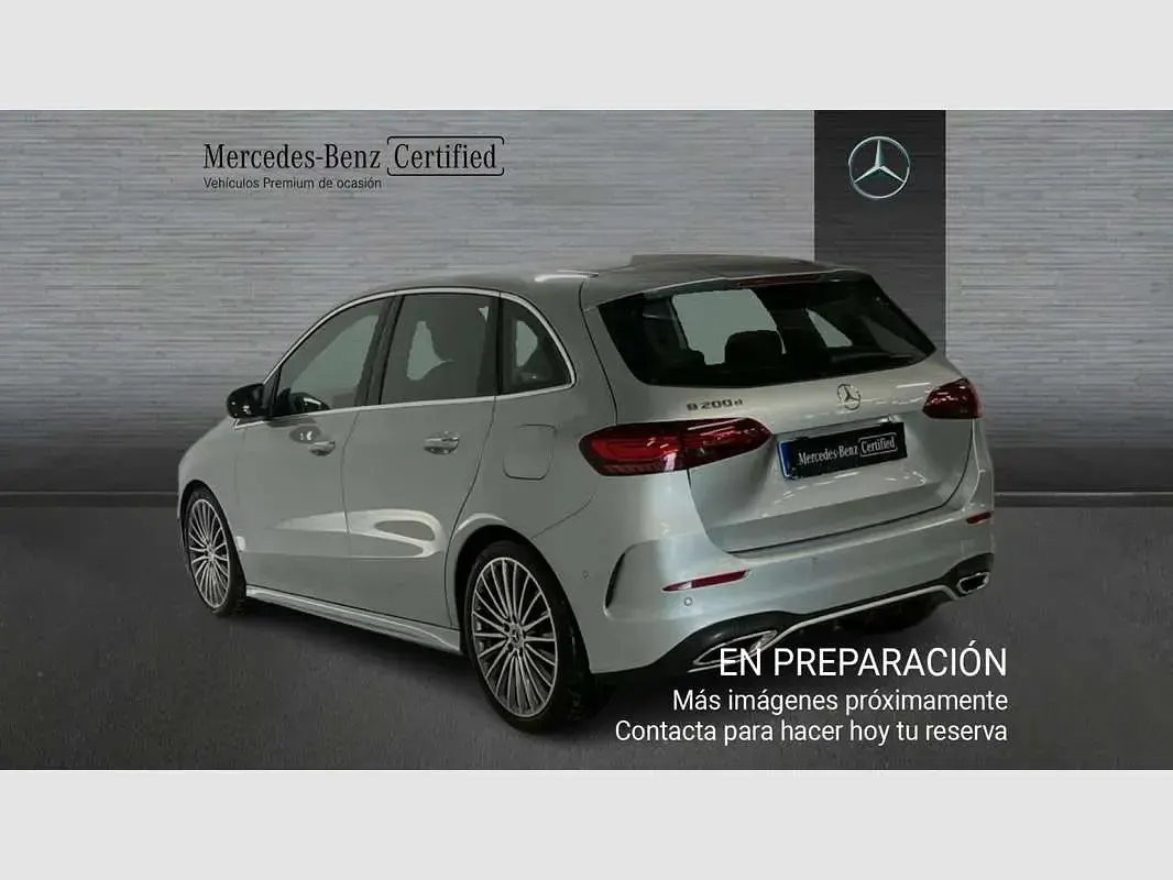 Usado Mercedes B200 150 CV (110 kW) 2025 Plateado Monovolumen