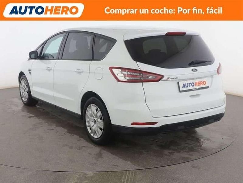 Usado Ford S-MAX Trend 159 CV (116 kW) 2017 Blanco Monovolumen