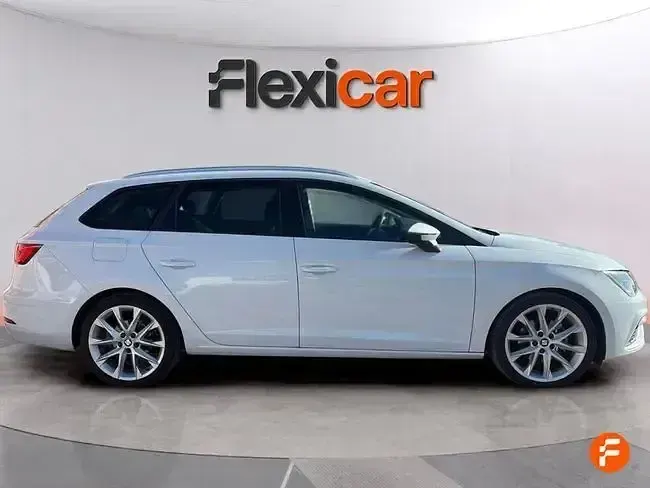 Usado Seat Leon Reference 115 CV (84 kW) 2018 Blanco Berlina