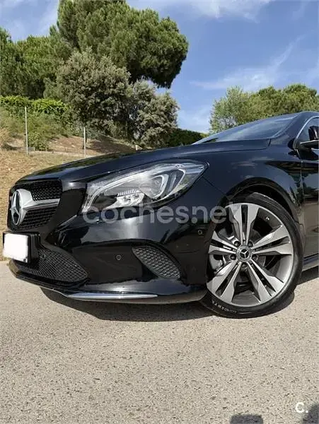 Usado Mercedes CLA200 Shooting Brake 136 CV (100 kW) 2018 Negro Familiar