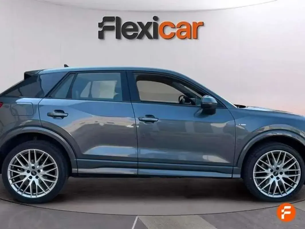 Usado Audi Q2 S-Line 150 CV (110 kW) 2024 Gris SUV