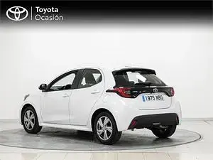 Usado Toyota Yaris Active 116 CV (85 kW) 2025 Blanco Utilitario