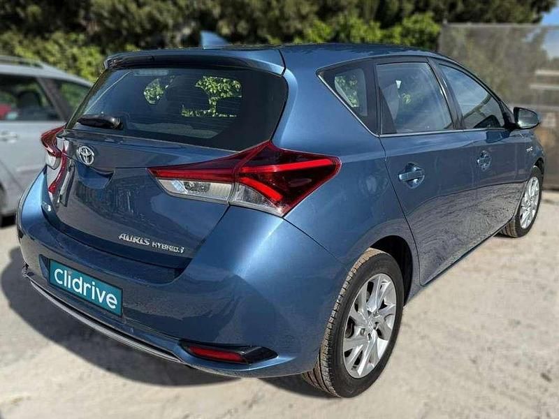 Usado Toyota Auris Hybrid Active 136 CV (100 kW) 2016 Azul Utilitario