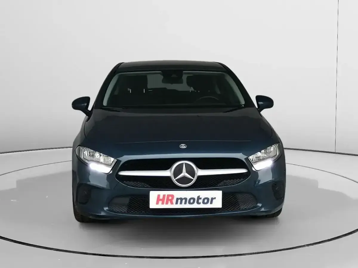Usado Mercedes A180 116 HP (85 kW) 2022 Azul Sedan