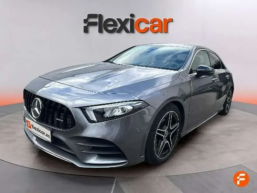 Usado Mercedes A200 163 CV (119 kW) 2019 Gris Berlina