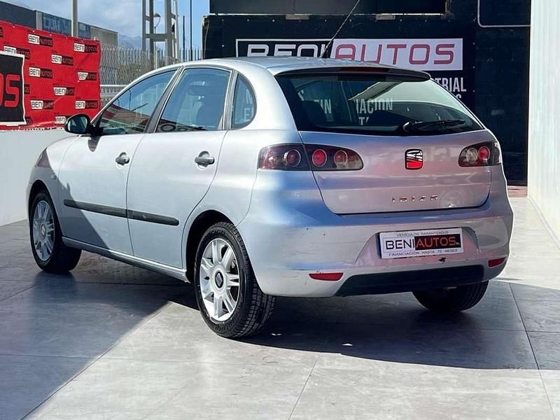Begagnad Seat Ibiza Reference 75 HK (55 kW) 2006 Grå Halvkombi