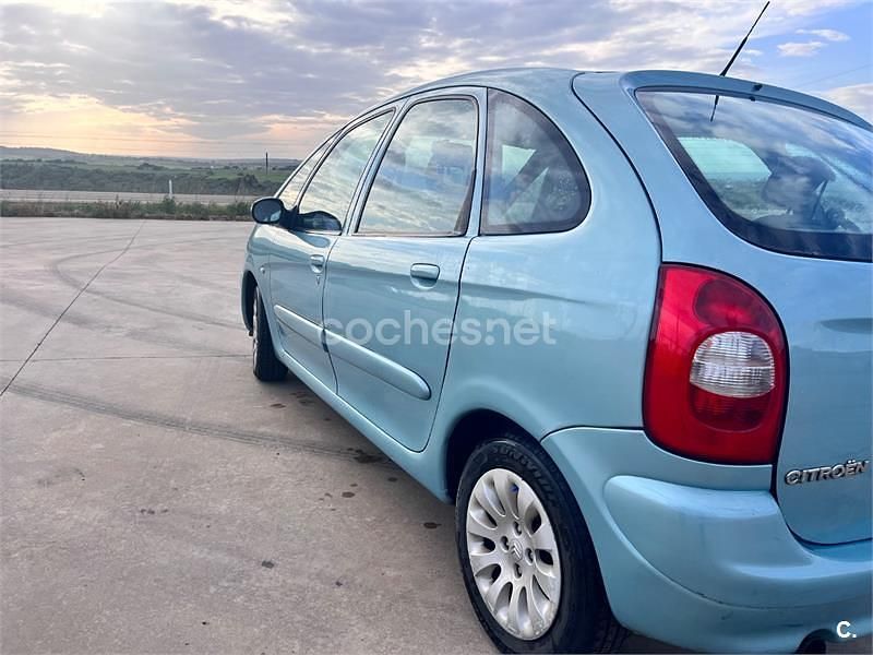 Usado Citroën Xsara Picasso Exclusive 90 CV (66 kW) 2003 Azul Monovolumen