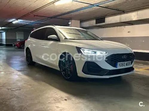 Usado Ford Focus ST 280 CV (205 kW) 2025 Blanco Familiar