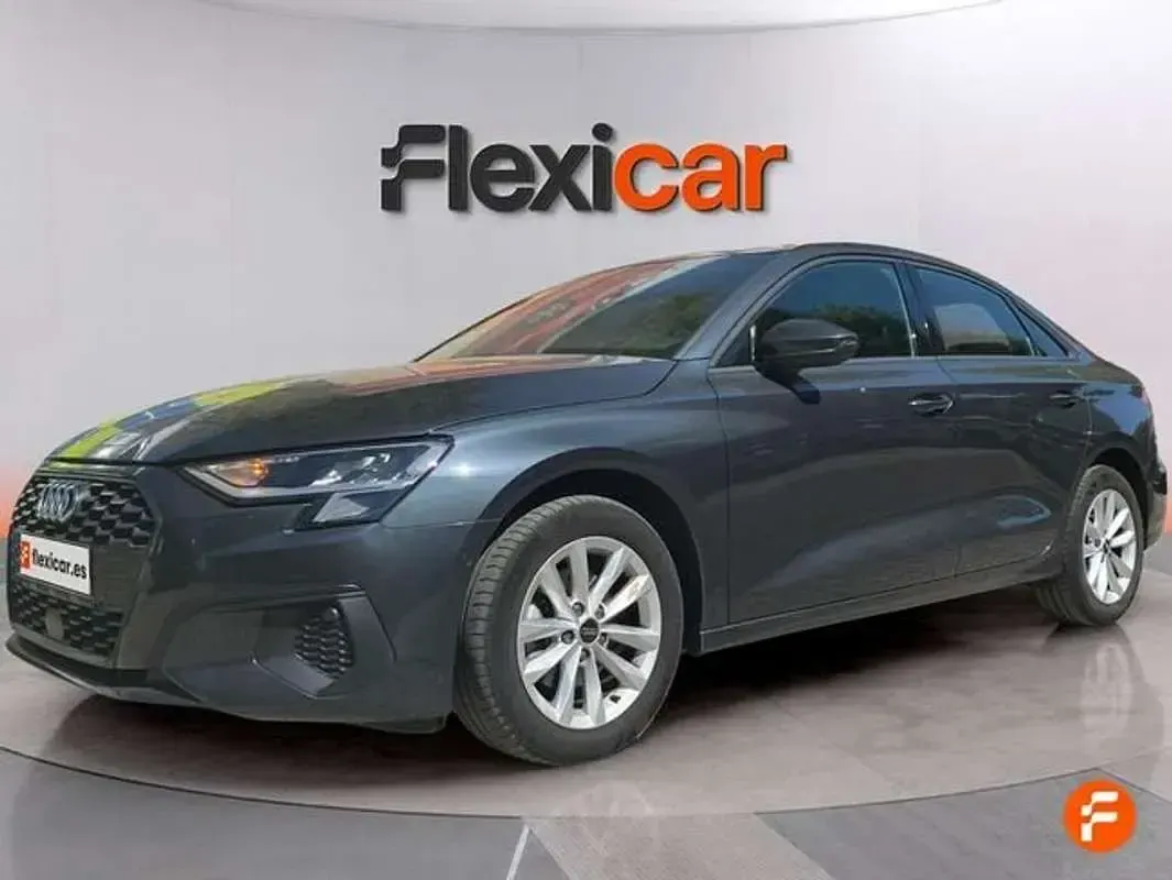 Usado Audi A3 Premium 110 CV (80 kW) 2022 Gris Berlina