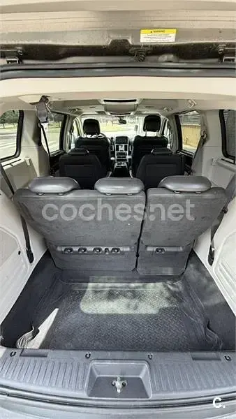 Usado Chrysler Grand Voyager Limited 163 CV (119 kW) 2011 Gris / plata Monovolumen