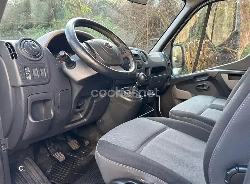 Usado Nissan NV300 110 CV (80 kW) 2021 Blanco Van