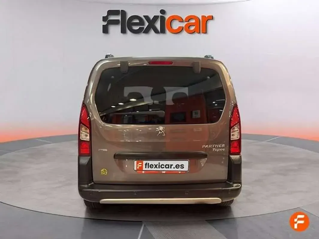 Usado Peugeot TePee Active 110 CV (80 kW) 2018 Gris Van