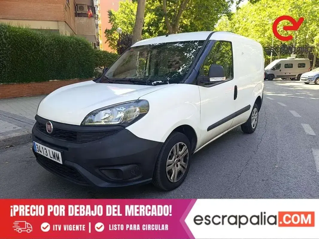 Usado Fiat Doblò 95 CV (69 kW) 2021 Blanco Monovolumen