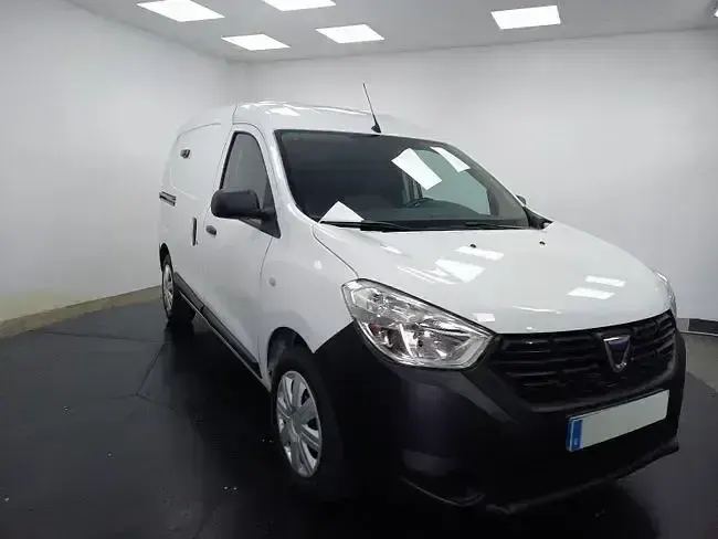 Käytetty Dacia Dokker Essentiel 95 HP (69 kW) 2021 Valkoinen Tila-auto