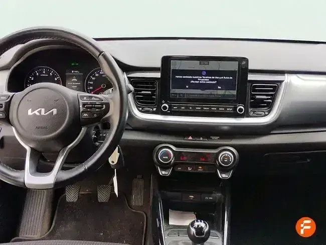 Usado Kia Stonic 84 CV (61 kW) 2023 Blanco SUV