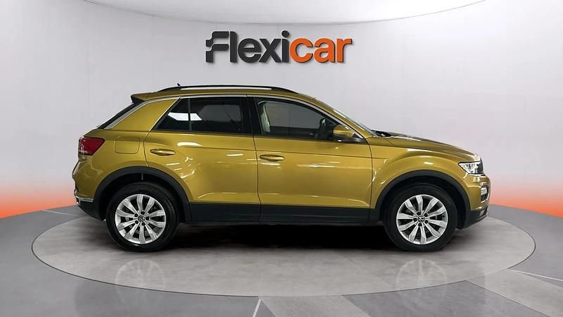 Usado VW T-Roc Advance 150 CV (110 kW) 2021 Amarillo SUV