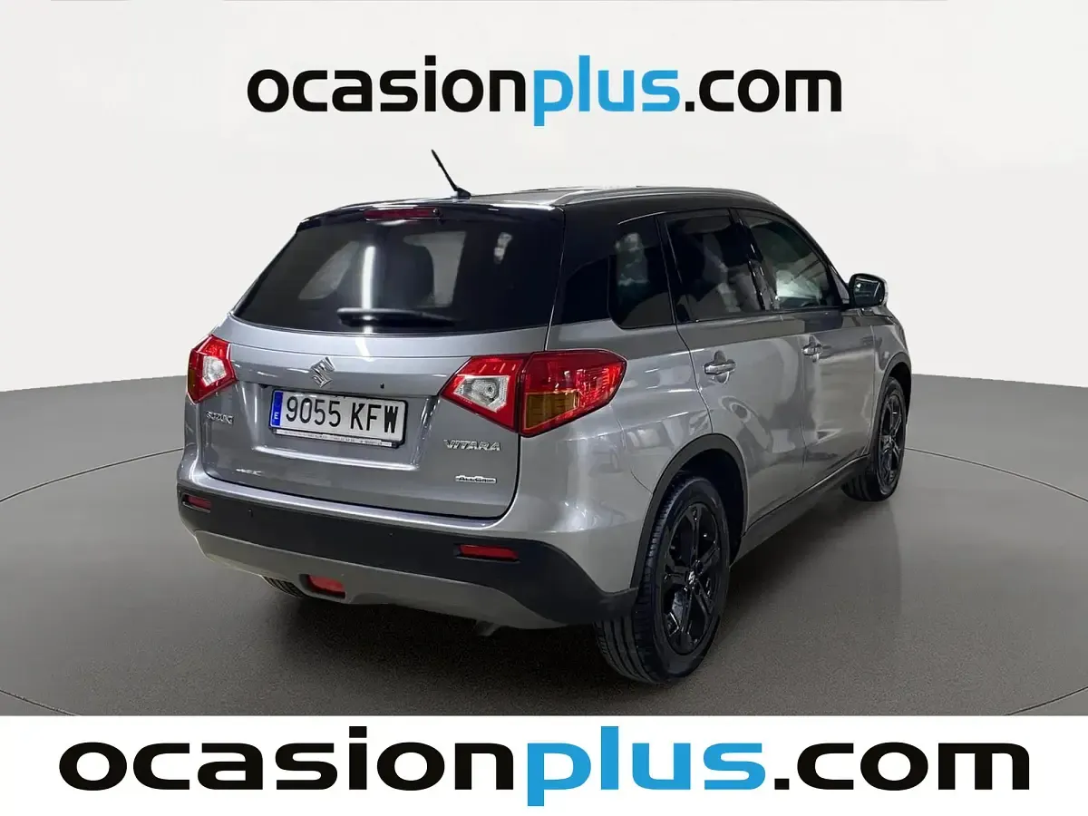 Usado Suzuki Vitara 140 CV (102 kW) 2017 Gris SUV