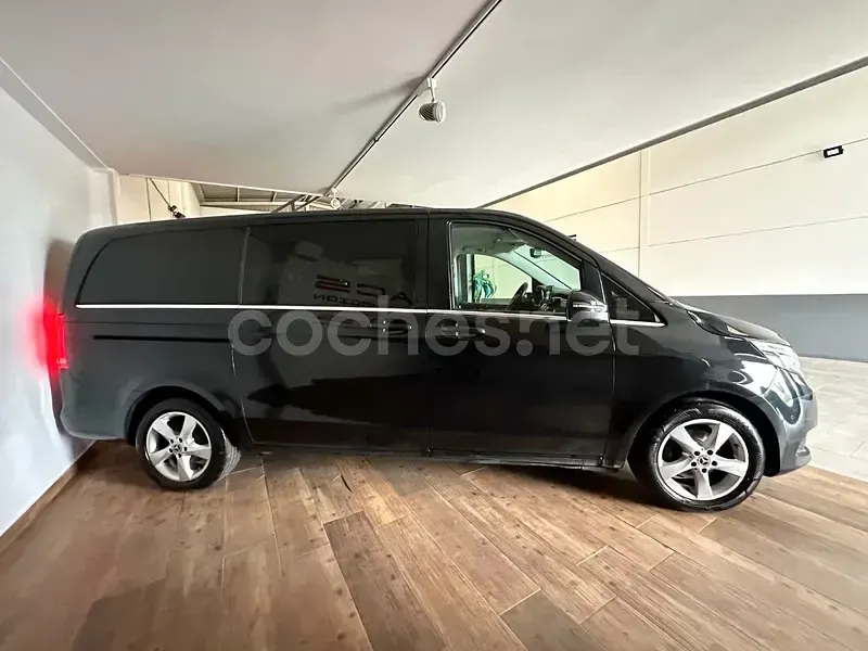 Usado Mercedes V220 Exclusive 163 CV (119 kW) 2019 Negro Monovolumen