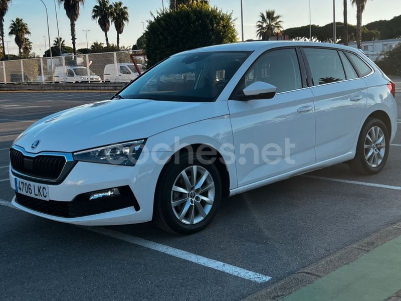 Usado Skoda Scala Ambition 116 CV (85 kW) 2020 Blanco Utilitario