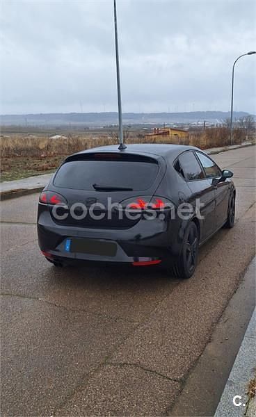 Usado Seat Leon Stylance 140 CV (102 kW) 2008 Negro Berlina